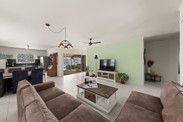 Sun Valley - Modern Detached Home with Garage on Spacious Lot