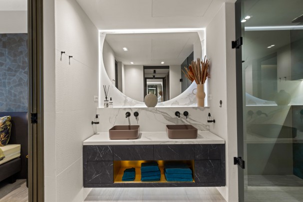 The Shore &ndash; Luxury Furnished Apartment with Direct Beach Access