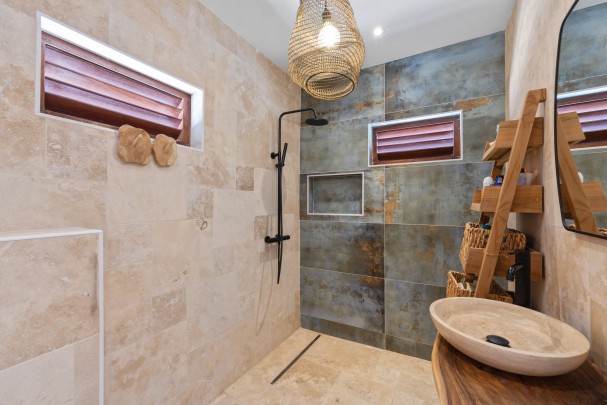 Julianadorp - Modern renovated detached villa with swimming pool
