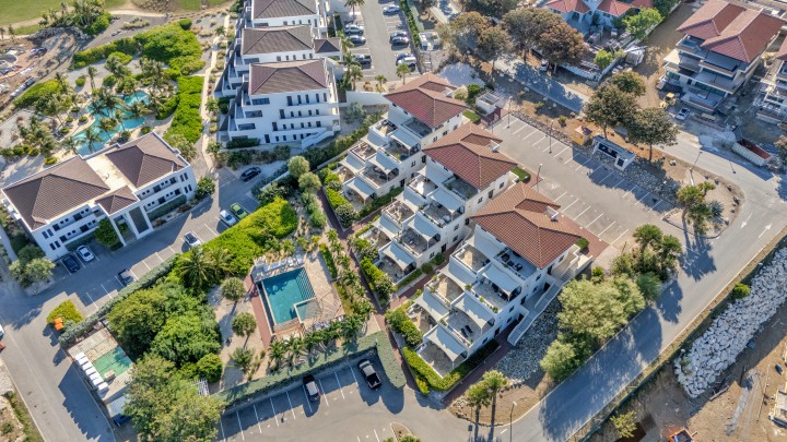 Blue Bay – Greenview Apartment with Excellent Rental Potential