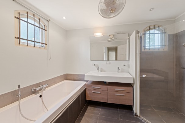 Stylish Jan Thiel Villa with Pool and Exceptional Investment Potential