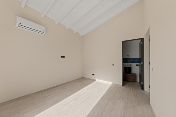 Blue Bay – High-end, luxurious newly built villa with rental potential