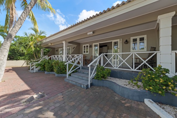 Mahaai -  Appartementencomplex met Zwembad en Huurinkomsten