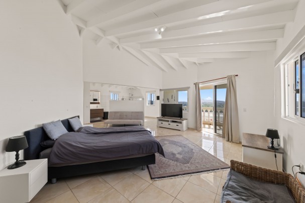 Seru Bottelier – Luxury Villa with Pool and Panoramic Salt Flats Views