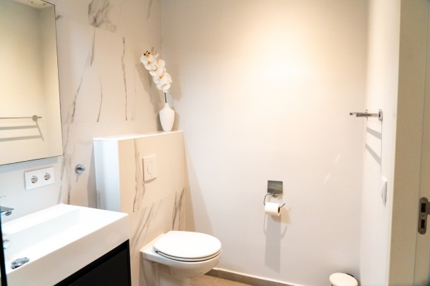 The Breeze – Beautiful 2-bedroom apartment perfect for vacation rental