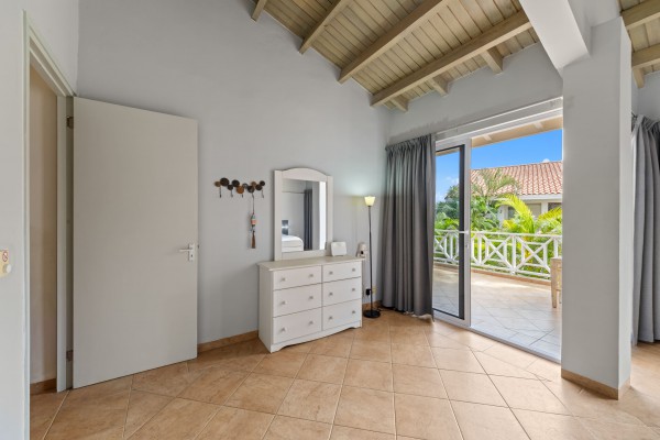 Spacious furnished 2-bedroom bungalow in Blue Bay 