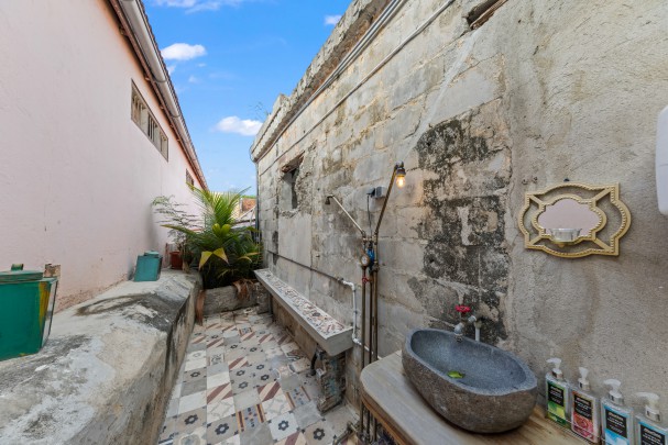 Uniek monumentaal horecapand in het hart van Otrobanda