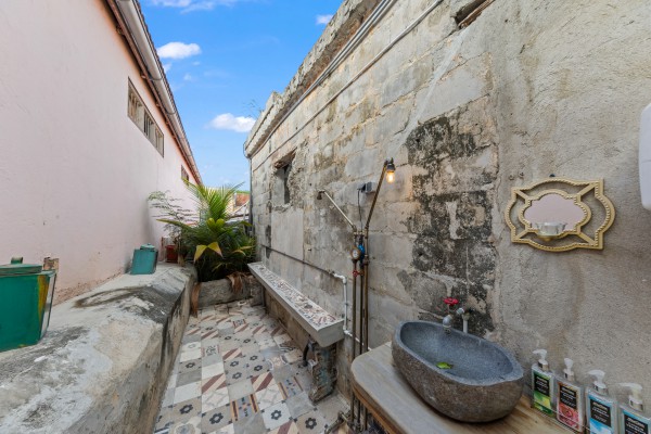 Unique monumental hospitality property in the heart of Otrobanda
