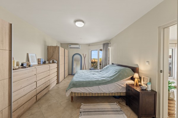 Blue Bay – Spacious Apartment with Sea View in Residence Le Bleu