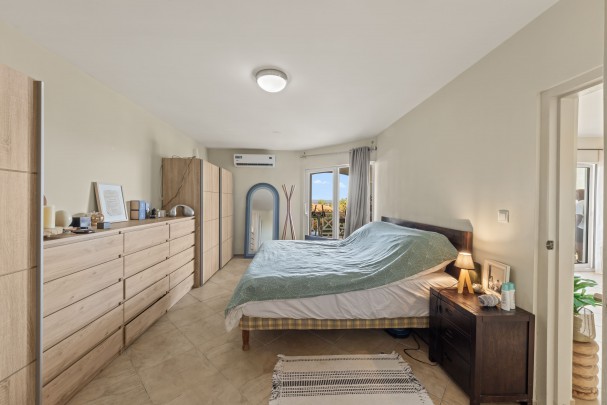 Blue Bay &ndash; Spacious Apartment with Sea View in Residence Le Bleu