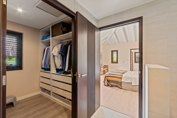 Blue Bay &ndash; Tropische villa met prachtig uitzicht 