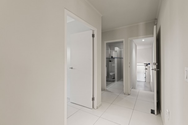 Sun Valley - Modern Detached Home with Garage on Spacious Lot