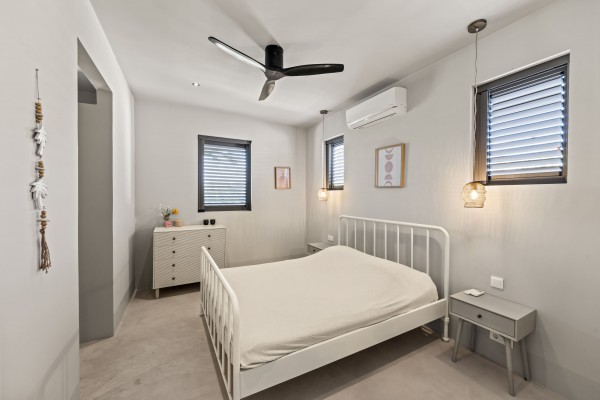 Luxury Villa with 4 Bedrooms, Pool & Guest Suite in Blue Bay