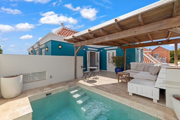 Otrobanda – Stylish 2-bedroom apartments with plunge pool
