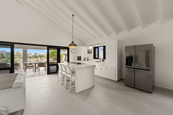 Blue Bay - Stylish 5-Bedroom Villa with Pool on the Golf Course