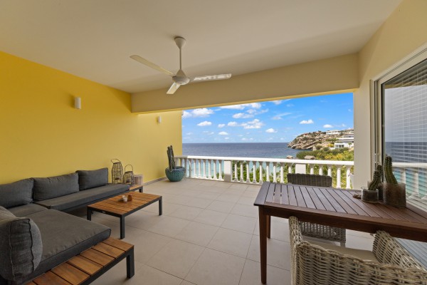 Blue Bay - Spectacular Oceanfront Penthouse fit for vacation rental