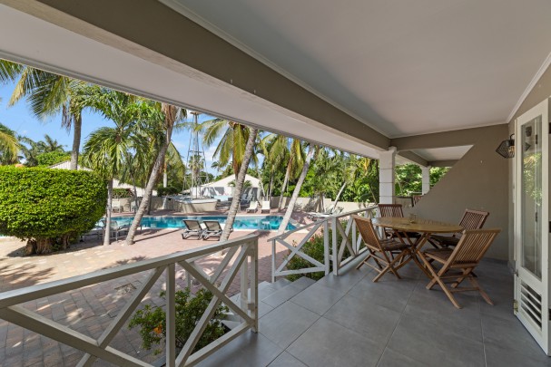 Mahaai - Apartment Complex with Pool and Rental Income