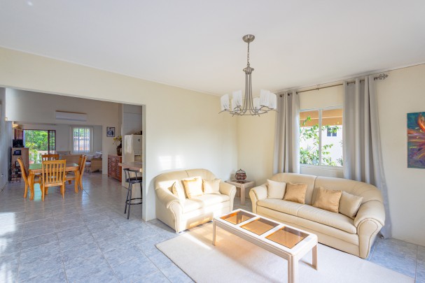 Knusse Gemeubileerde 3-Slaapkamer Villa in Sunset Heights Curaçao