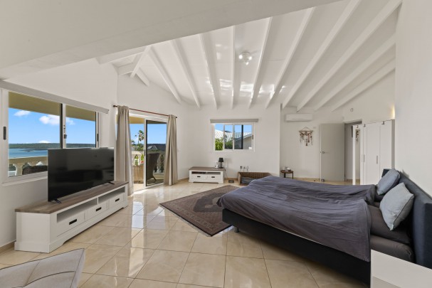 Seru Bottelier – Luxury Villa with Pool and Panoramic Salt Flats Views