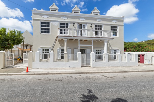 Otrobanda - Multifunctional commercial space in monumental building