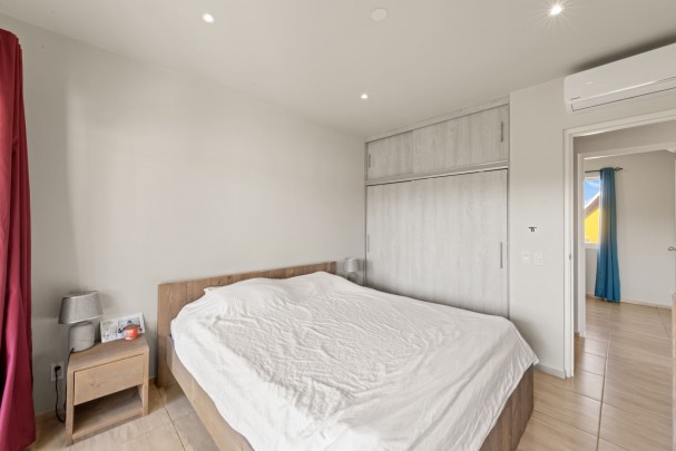 Apartment with Spacious Terrace in Vista Monta&ntilde;a