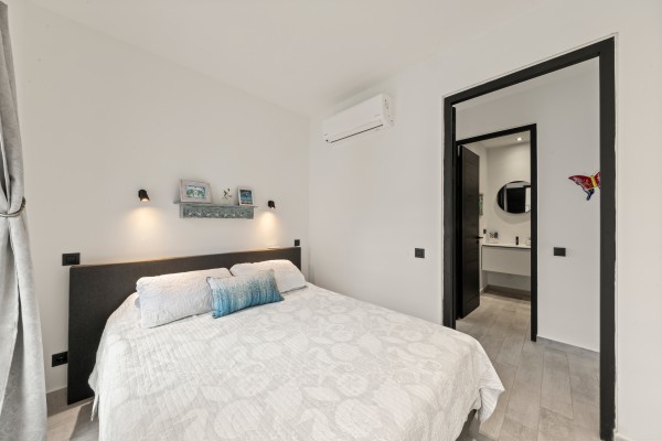 BLUE BAY – Luxury apartment in the Reef with two bedrooms and sea view