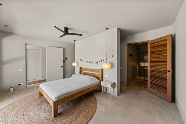 Luxury Villa with 4 Bedrooms, Pool & Guest Suite in Blue Bay
