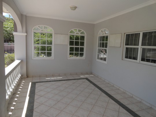 Lagun semi-detached homes with private path to Playa Jeremi