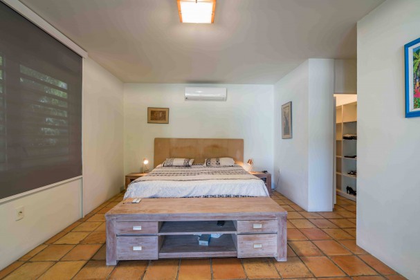 BlueBay O-35 &ndash; Ruim en sfeervol huis met appartement en zwembad