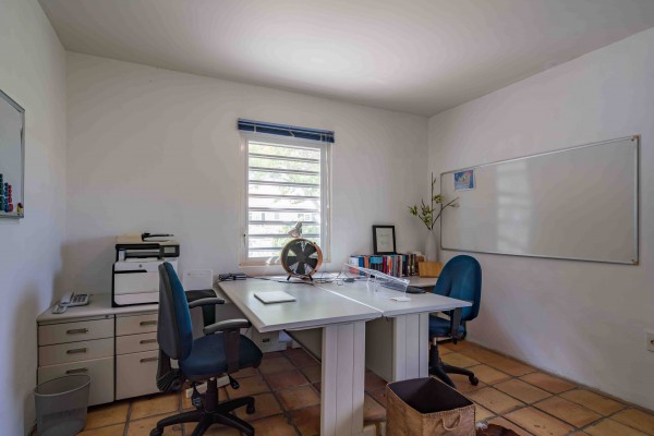 BlueBay O-35 – Ruim en sfeervol huis met appartement en zwembad