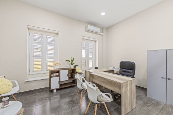 Stylish 10-Office Business Center in Historic Otrobanda