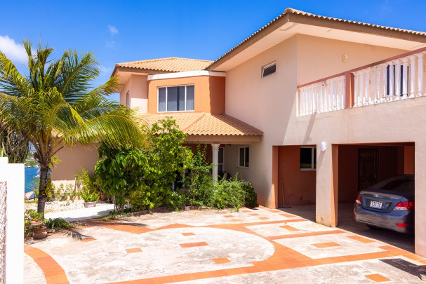 Majestic Hilltop Villa with Endless Ocean Views -  Brakkeput, Curaçao