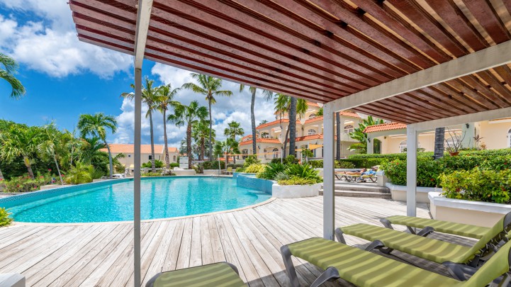 Royal Palm – Ruim appartement met zeezicht en balkon