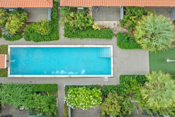Blue Bay BB 39 – Ruime villa met zwembad en zeezicht