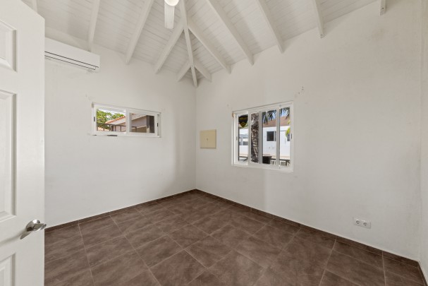 Blue Bay BB-39 – Spacious Villa with Pool and Sea View