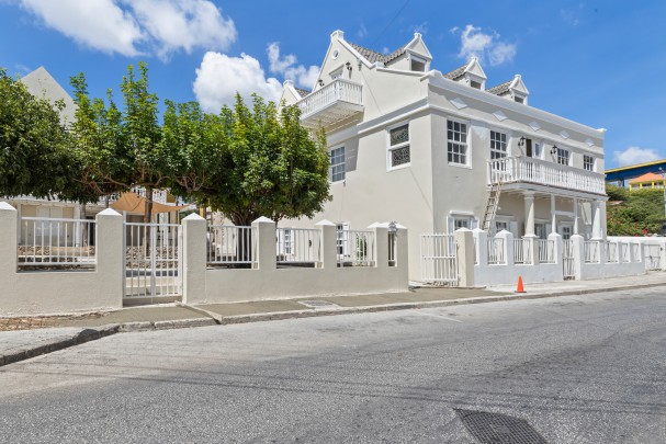 Otrobanda - Multifunctional commercial space in monumental building