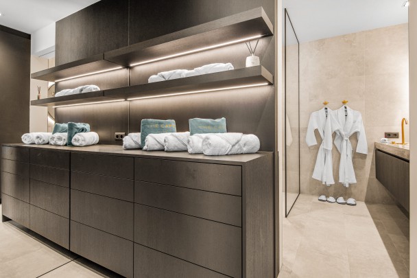 THE CAPE 6 - Exclusive apartment with sea view and private pool.