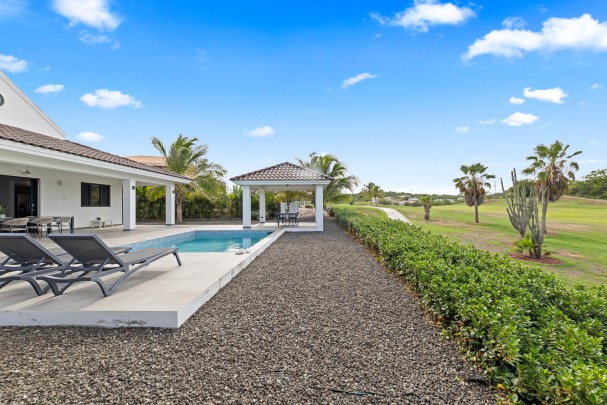 Blue Bay &ndash; Charming Villa with Panoramic Views over the Golf Course