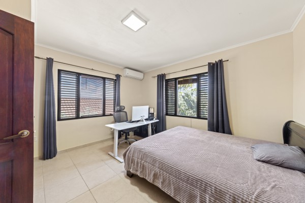 Blue Bay – Grote villa met twee ruime appartementen