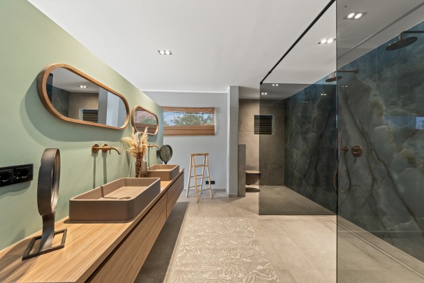 Blue Bay &ndash; Fraai gerenoveerde villa met zwembad aan golfbaan  