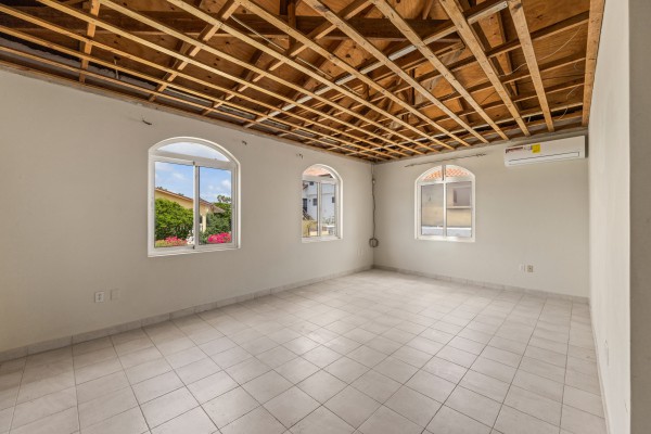 Cas Grandi – Ruime opknapwoning met appartement op rustige locatie