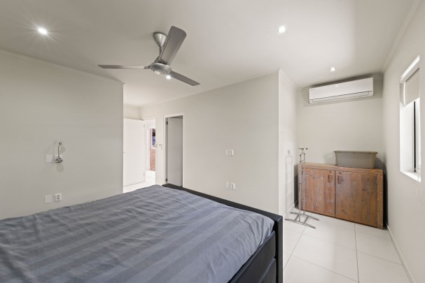 Sun Valley - Modern Detached Home with Garage on Spacious Lot