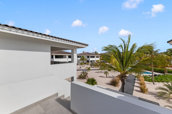 Blue Bay | Move-in ready new-build apartment with garden and pool view