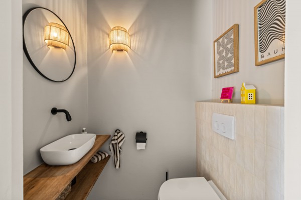 Luxury Villa with 4 Bedrooms, Pool & Guest Suite in Blue Bay