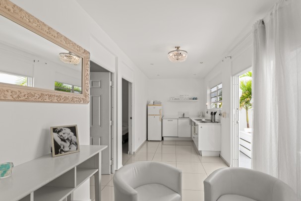 Champartments - Luxury group resort white villa on Curaçao 