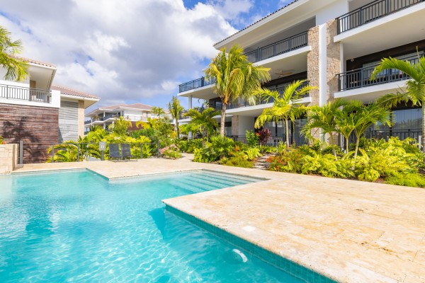 Blue Bay The Breeze – Luxury Newly Built 2-bedroom Apartment with Pool