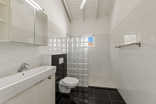Blue Bay BB-39 – Spacious Villa with Pool and Sea View