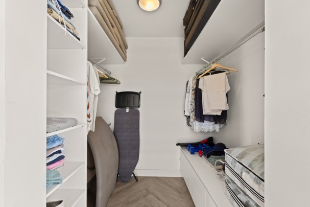 Blue Bay – Spacious Villa with Ocean View, Pool & 2 Apartments