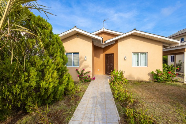 Knusse Gemeubileerde 3-Slaapkamer Villa in Sunset Heights Curaçao