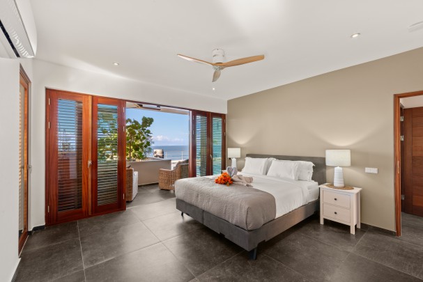 Cas Abao – Moderne 5-Slaapkamer Villa met Zeezicht